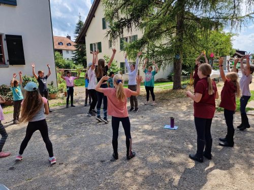 357449743_765304435392081_7456842076075499940_n